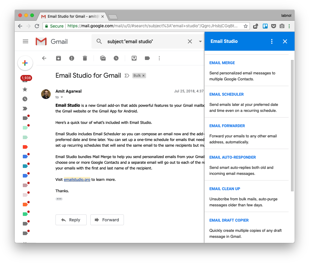 Gmail 動圖 桌布 壁紙 — 電腦螢幕顯示Gmail，其中一封關於Email Studio附加功能的電子郵件被打開，側邊欄列出其工具。