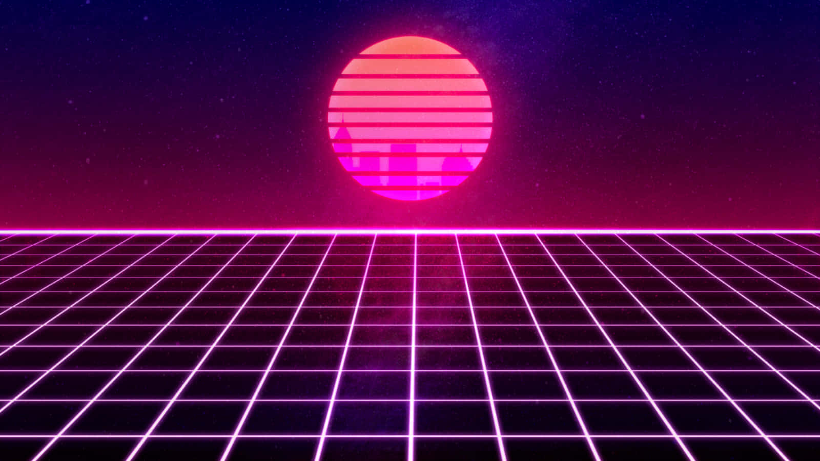 80s Vaporwave 桌布 壁紙 — 霓虹網格地板延伸向發光的粉紅色日落，映襯著星空下未來主義城市的天際線。