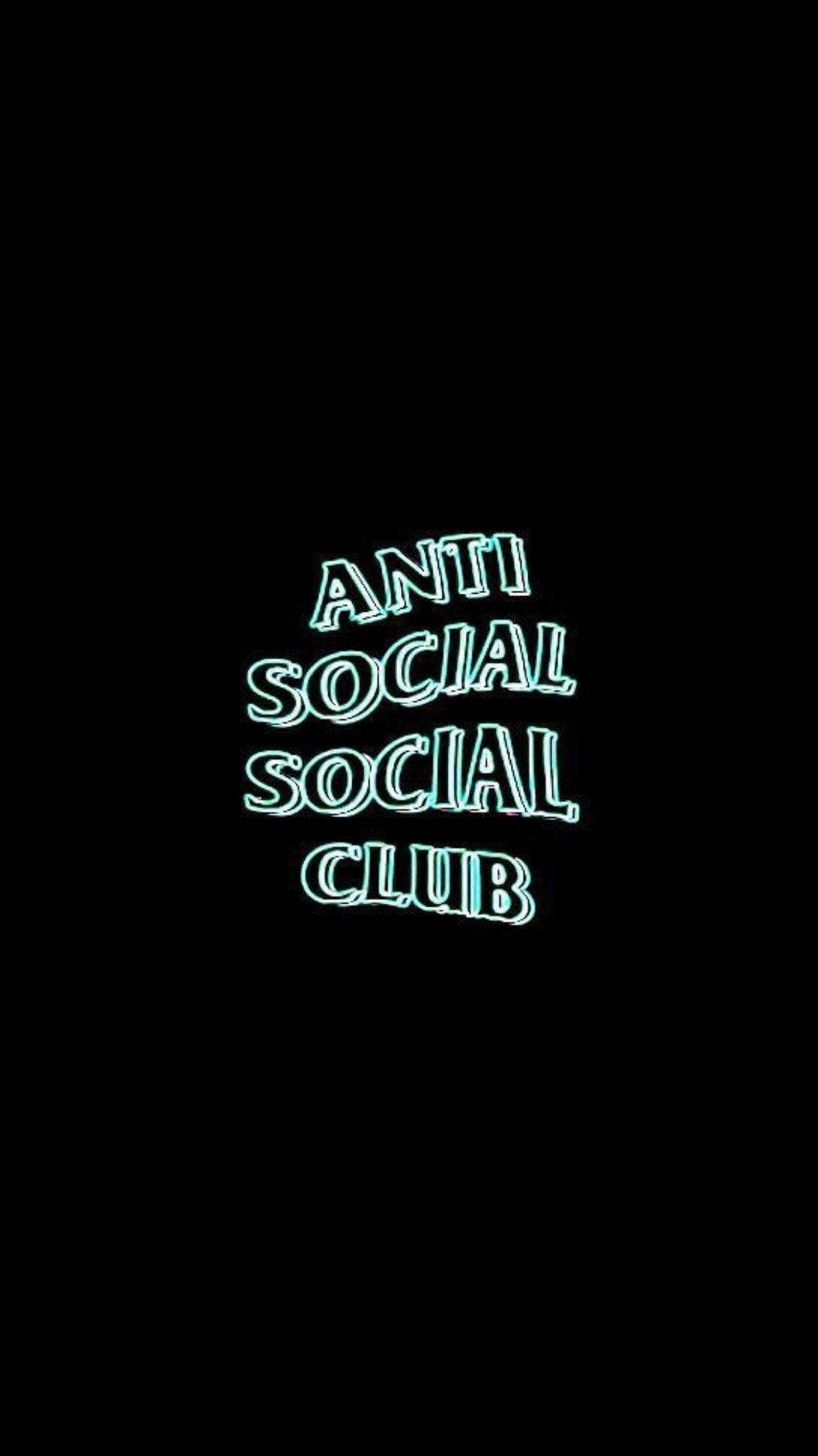 club 桌布 壁紙 — 霓虹藍色發光文字顯示 anti social social club，背景為純黑色。