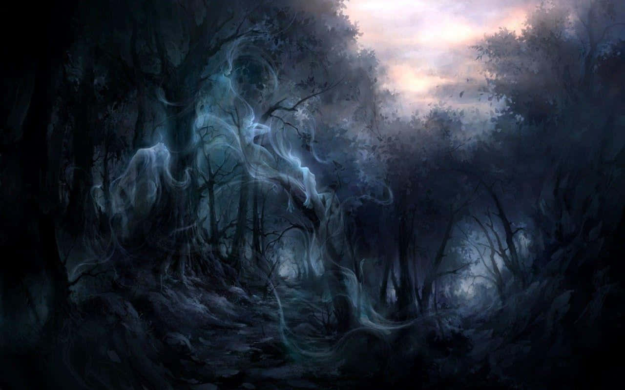 Haunted Forests 桌布 壁紙 — 霧氣朦朧的鬼影在暮色天空下的黑暗陰森森林中飄蕩。
