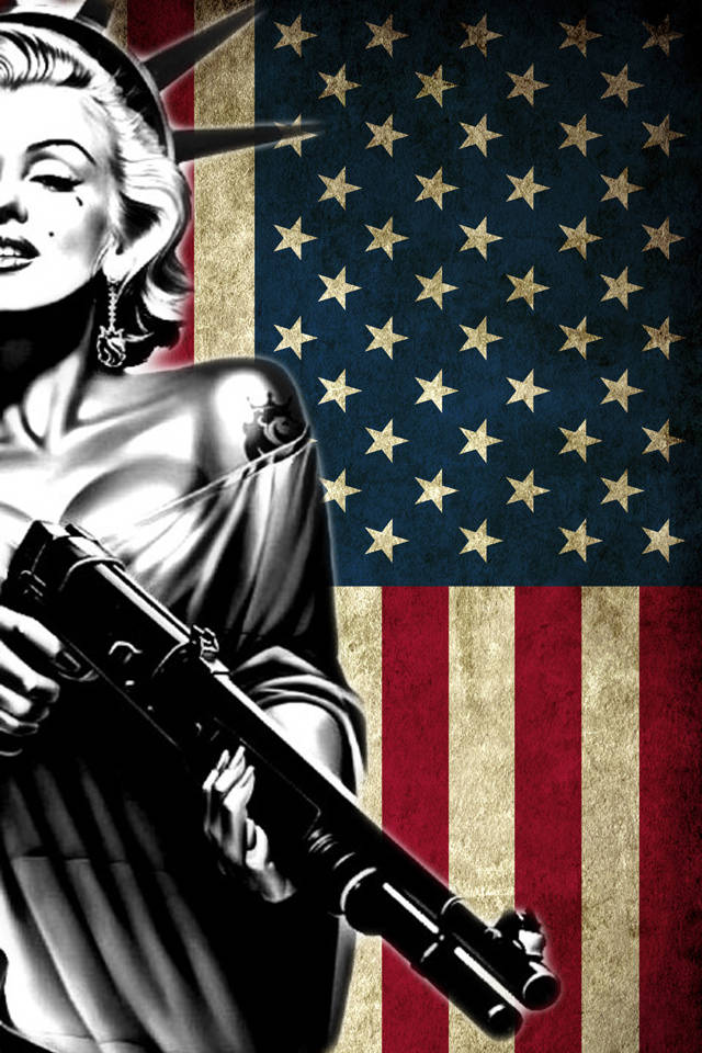 USA flag iPhone 桌布 壁紙 — 風格化的瑪麗蓮夢露在破舊的美國國旗背景下手持步槍，呈現粗糙的漫畫藝術風格。