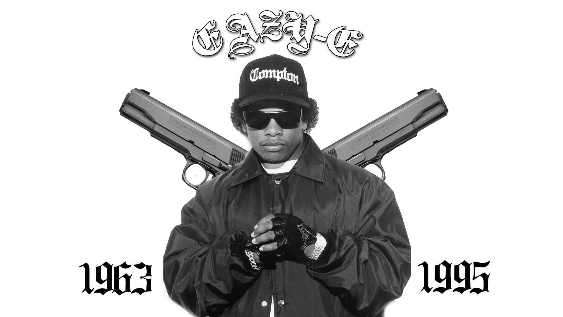 Eazy E 桌布 壁紙 — 饒舌歌手Eazy-E的黑白肖像，背後有交叉手槍，並顯示出生和死亡年份。