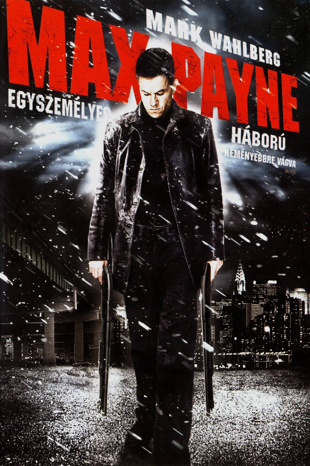 Max Payne 桌布 壁紙 — 馬克·華伯格飾演麥斯·潘恩，站在積雪的都市屋頂上，手持兩把槍，背後是城市天際線。