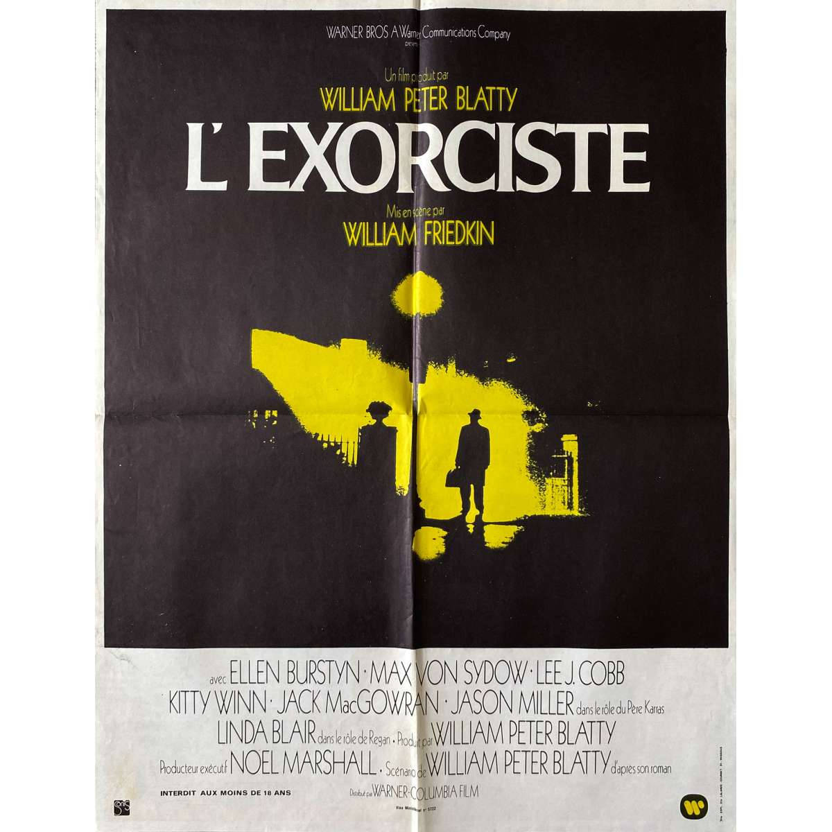 french 桌布 壁紙 — 驅魔人的復古法國恐怖電影海報，黑色背景上帶有鮮明的黃色剪影和醒目的字體。