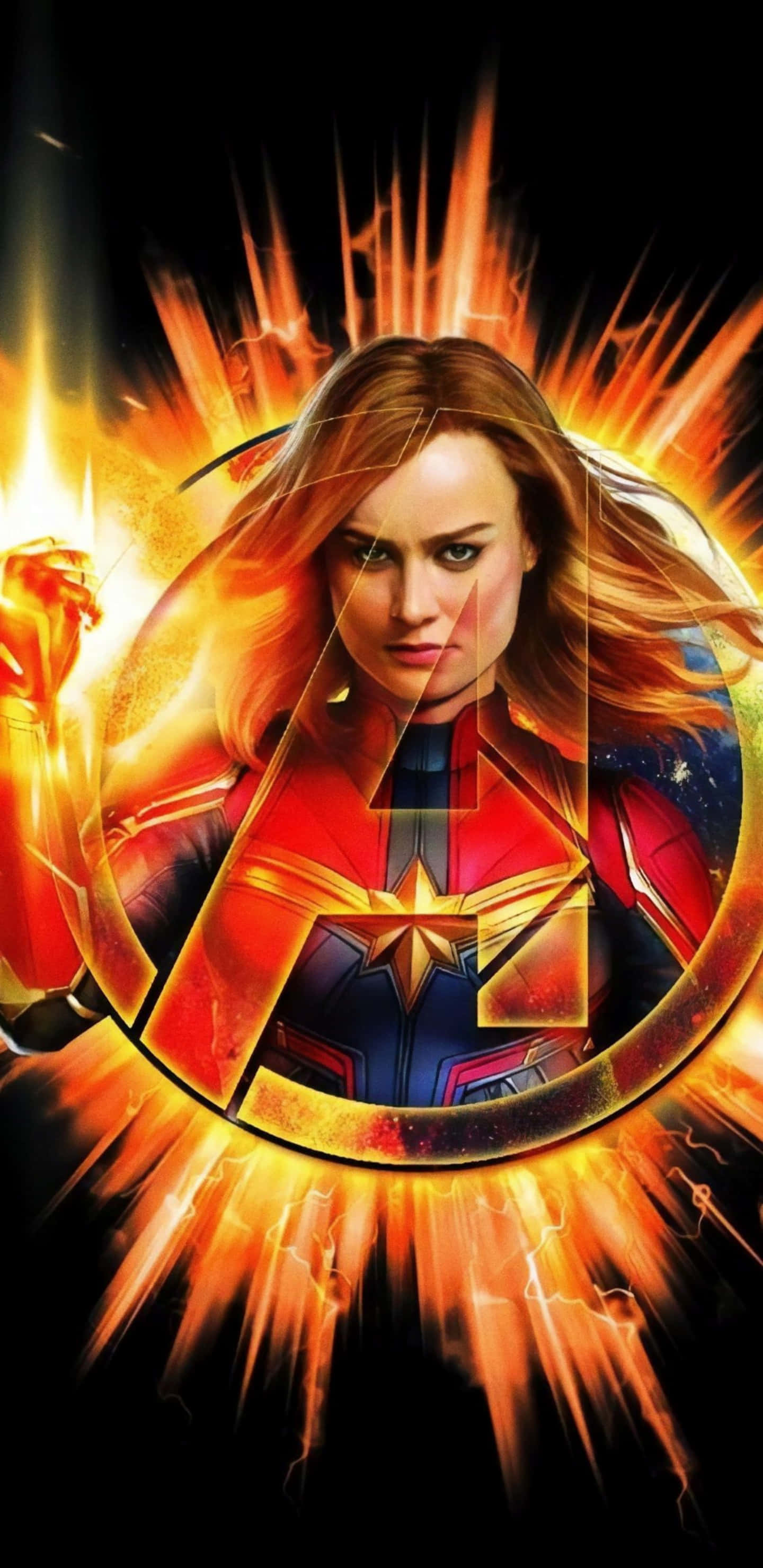 Pixel 3xl Captain Marvel 桌布 壁紙 — 驚奇隊長在黑色背景下強勢站立，舉起的拳頭和發光的標誌散發出耀眼的橙色能量。