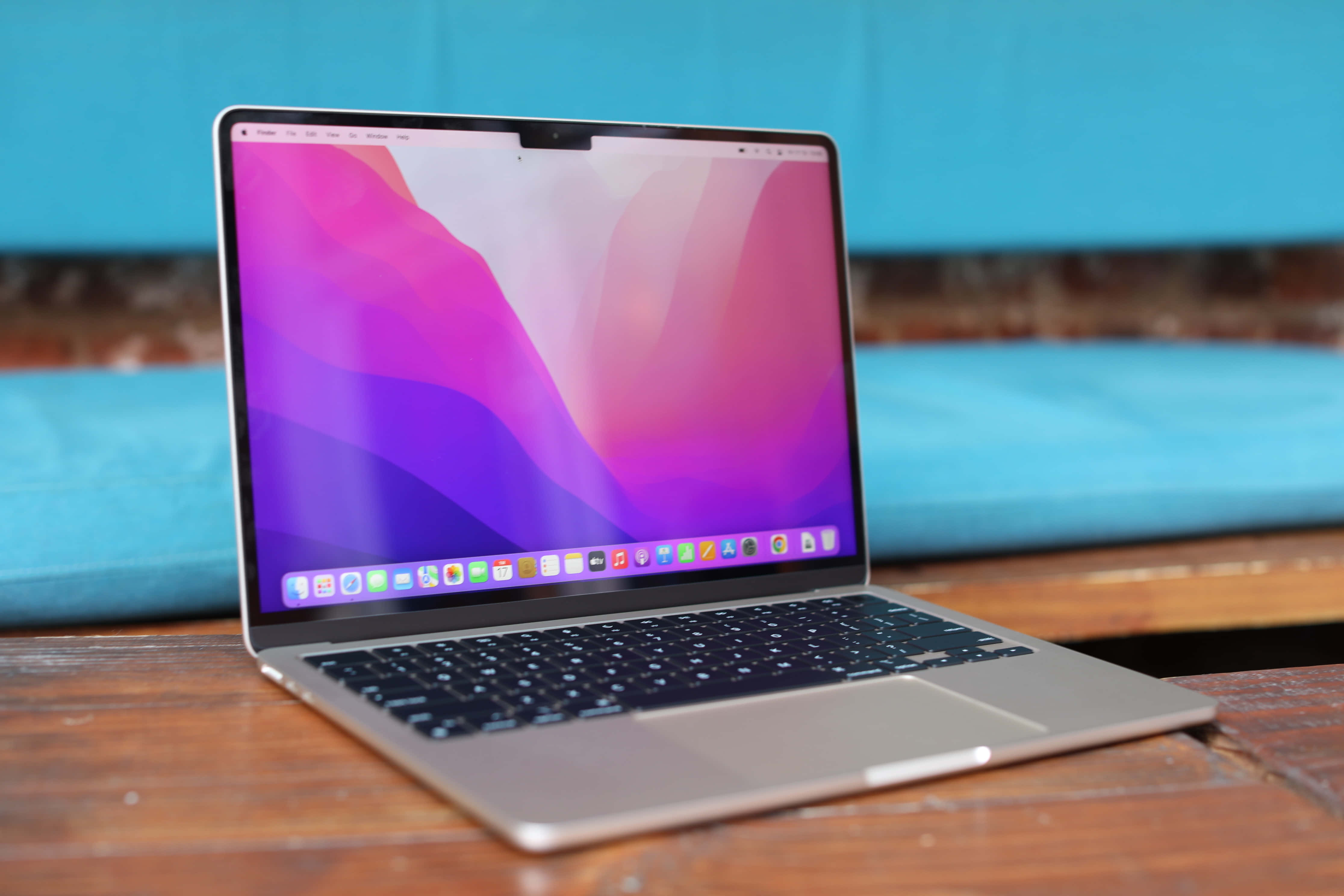體驗簡約與風格，Macbook 伴你而行 壁紙