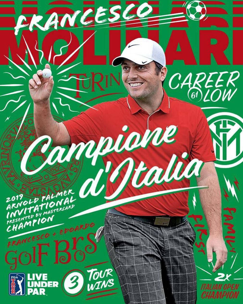運動 桌布 壁紙 — 高爾夫球手Francesco Molinari自豪地微笑著，手持高爾夫球，背景是慶祝他義大利錦標賽勝利的鮮豔綠色和紅色圖形背景。