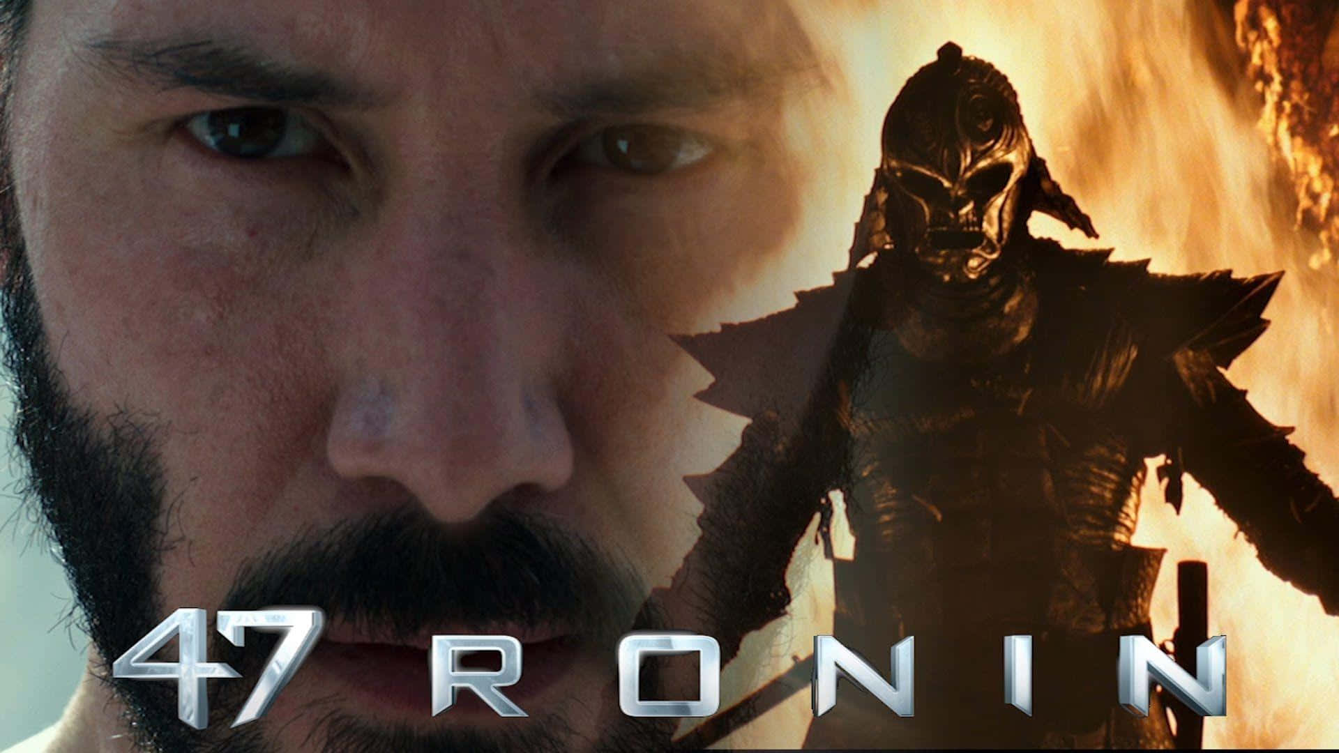 47 Ronin 桌布 壁紙 — 鬍鬚男強烈面孔的特寫，旁邊是戴面具的武士戰士，背景是火焰，標題為'47 RONIN'。