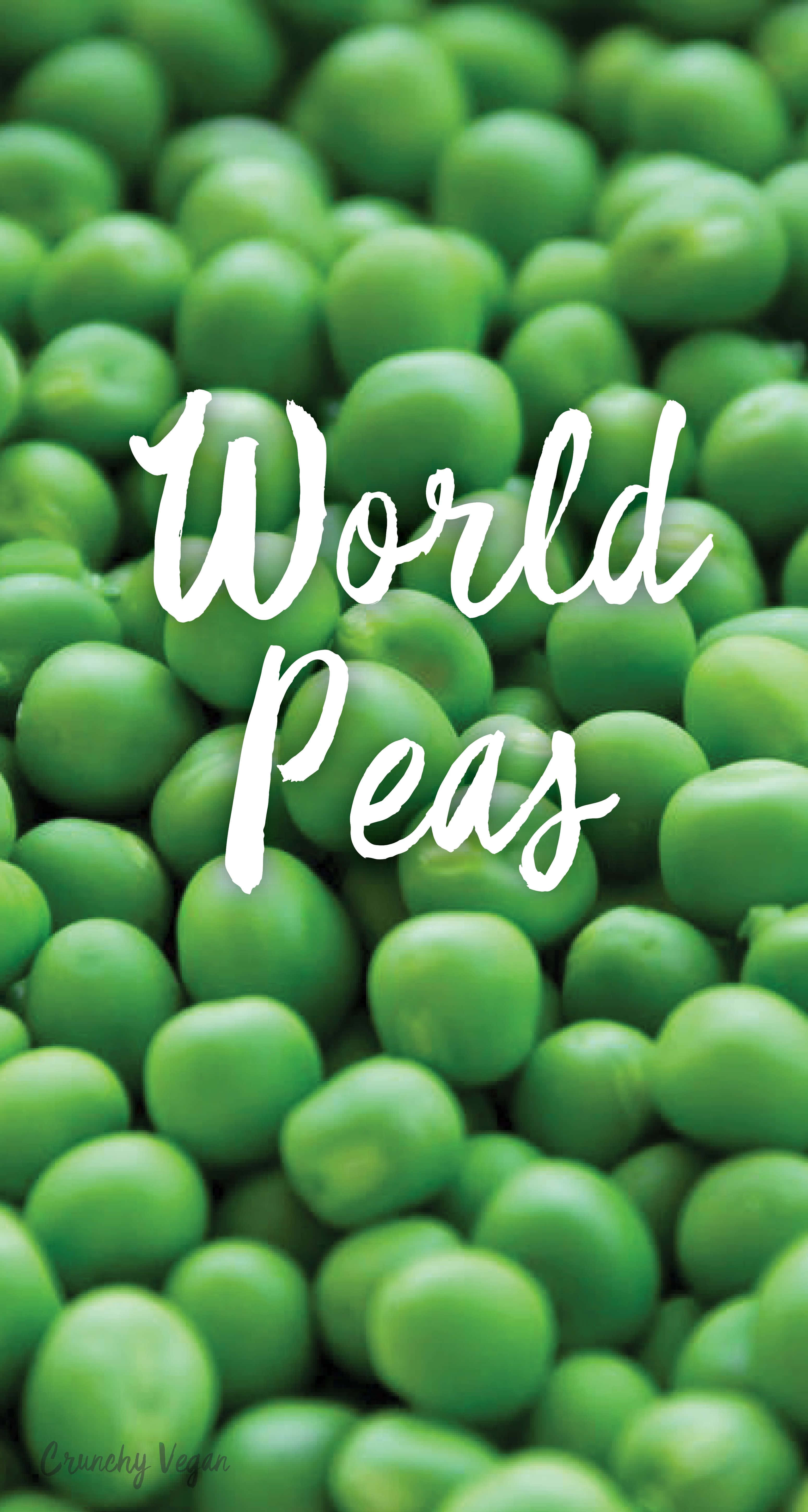 Food Photography 桌布 壁紙 — 鮮綠色豌豆的特寫，上面覆蓋著白色草書文字 World Peas。