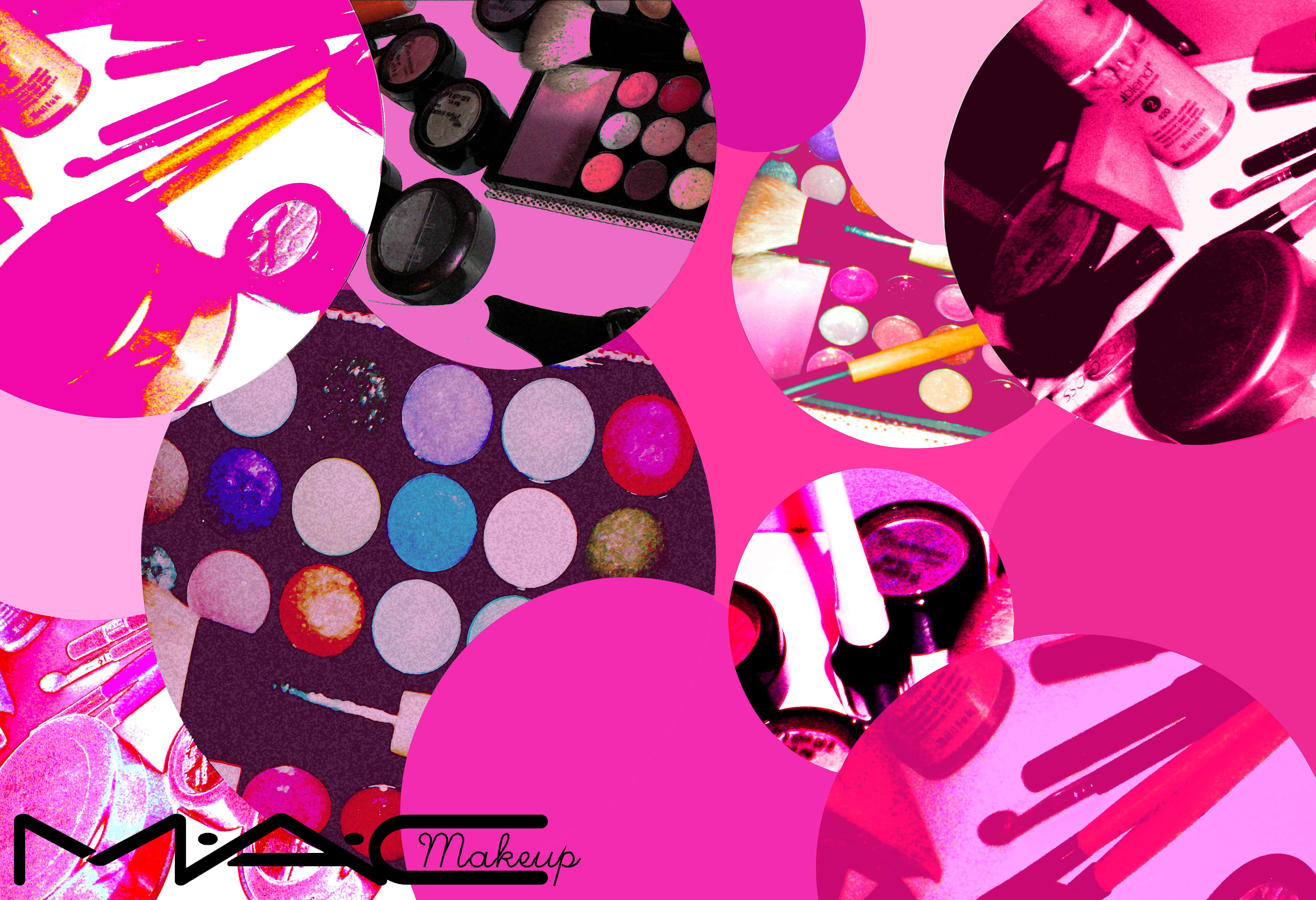 Mac Cosmetics 桌布 壁紙 — 鮮豔的粉紅色圓形拼貼畫，展示MAC化妝品，包括眼影盤、刷子和瓶子，色調大膽飽和。