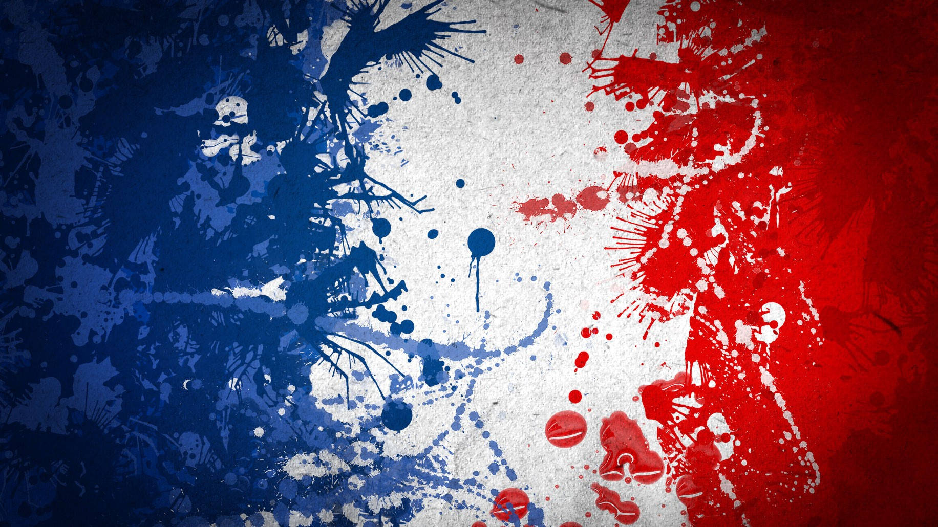 France 桌布 壁紙 — 鮮豔的紅色、藍色和白色油漆飛濺在紋理畫布上爆炸開來，創造出大膽的抽象構圖。