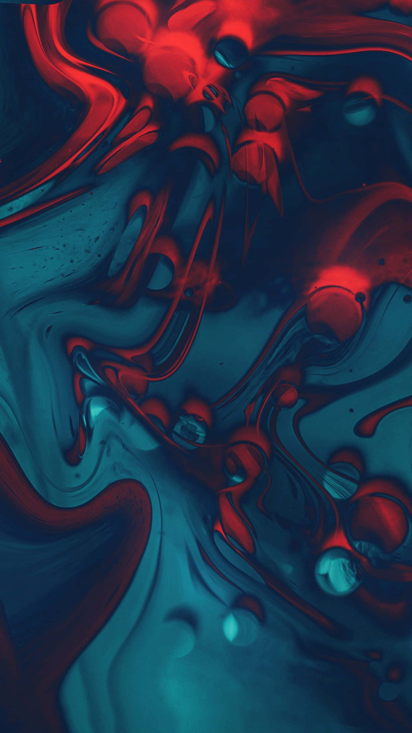Aesthetic Abstract 桌布 壁紙 — 鮮豔的紅色和藍綠色液體漩渦營造出動態的抽象構圖，帶有光澤的水滴和流動的運動。