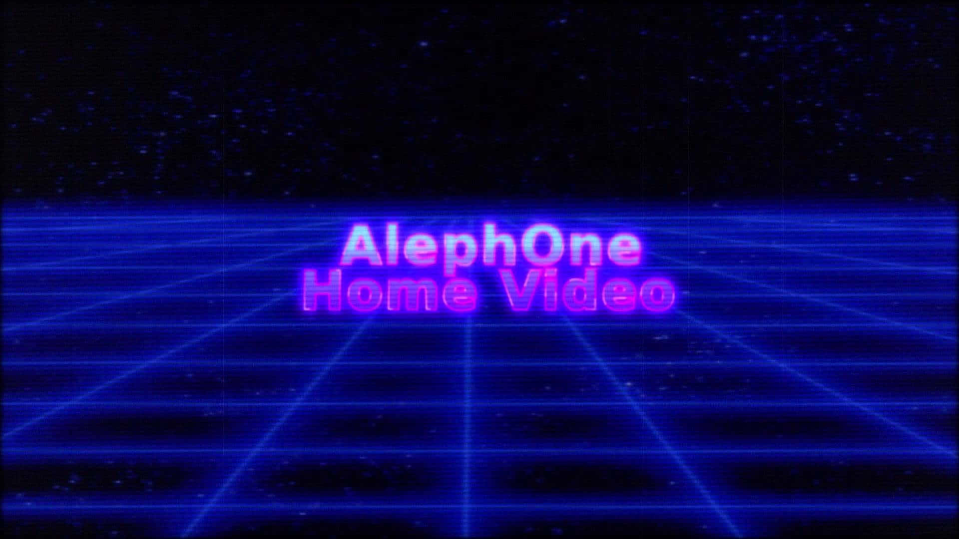 桌布 壁紙 — 鮮豔的紫色文字在藍色網格和星空夜空背景下顯示 AlephOne Home Video，帶有數位故障效果。