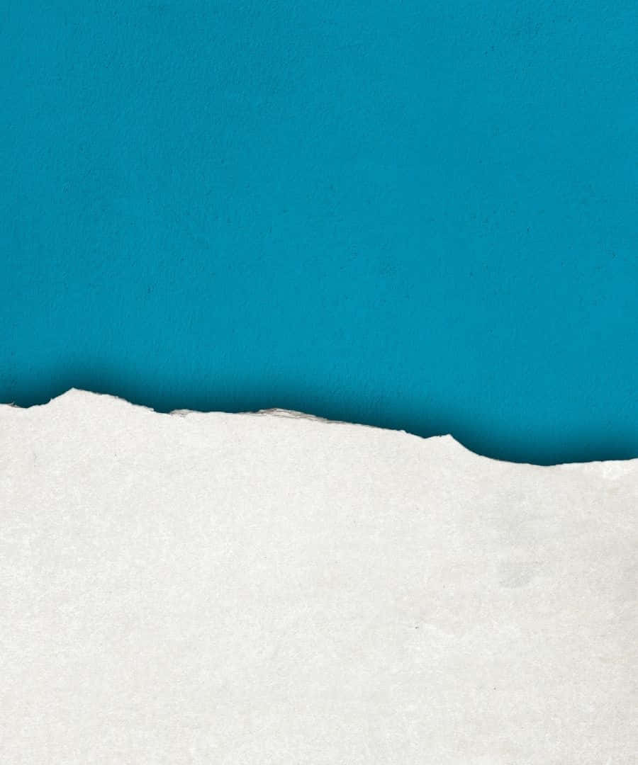 1080p 桌布 壁紙 — 鮮豔的藍綠色區域與有紋理的白色撕裂紙邊緣之間的鮮明對比。