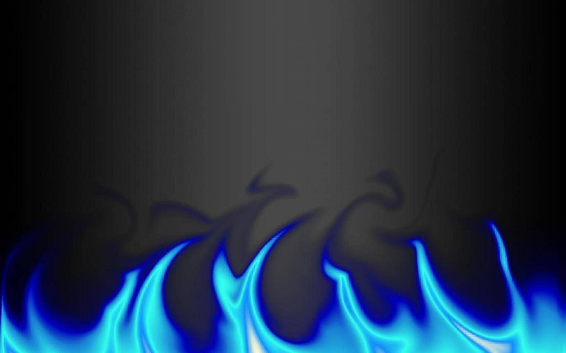 Flame 桌布 壁紙 — 鮮豔的藍色火焰在深色漸變背景上舞動，帶有發光的邊緣和柔和的煙霧痕跡。