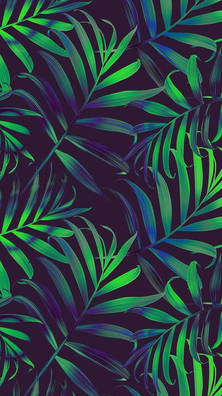 葉子 桌布 壁紙 — 鮮豔的螢光綠色和藍色棕櫚葉在深紫色背景上重疊的數位插圖。