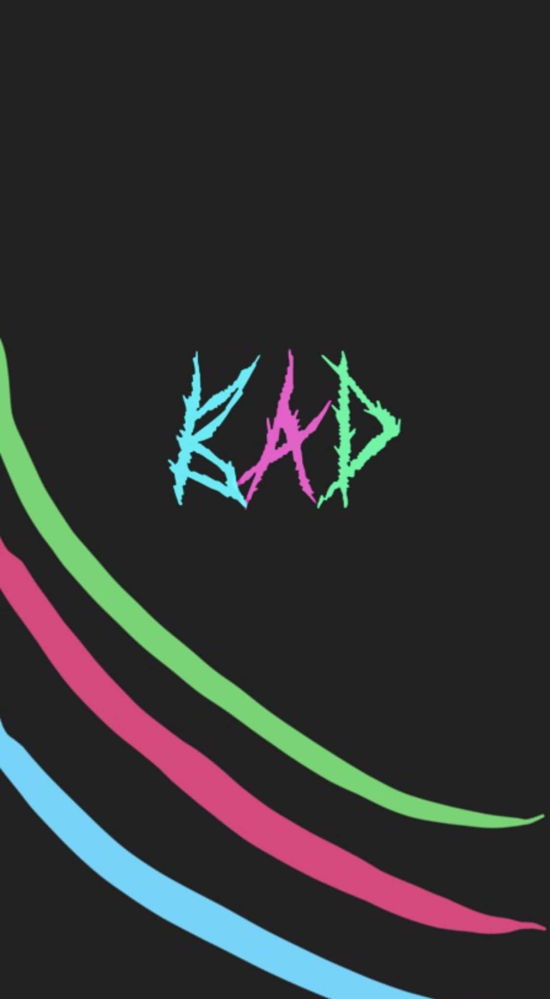 XXXTENTACION 桌布 壁紙 — 鮮豔的霓虹條紋和塗鴉風格的「BAD」文字在純黑背景上突出顯示。