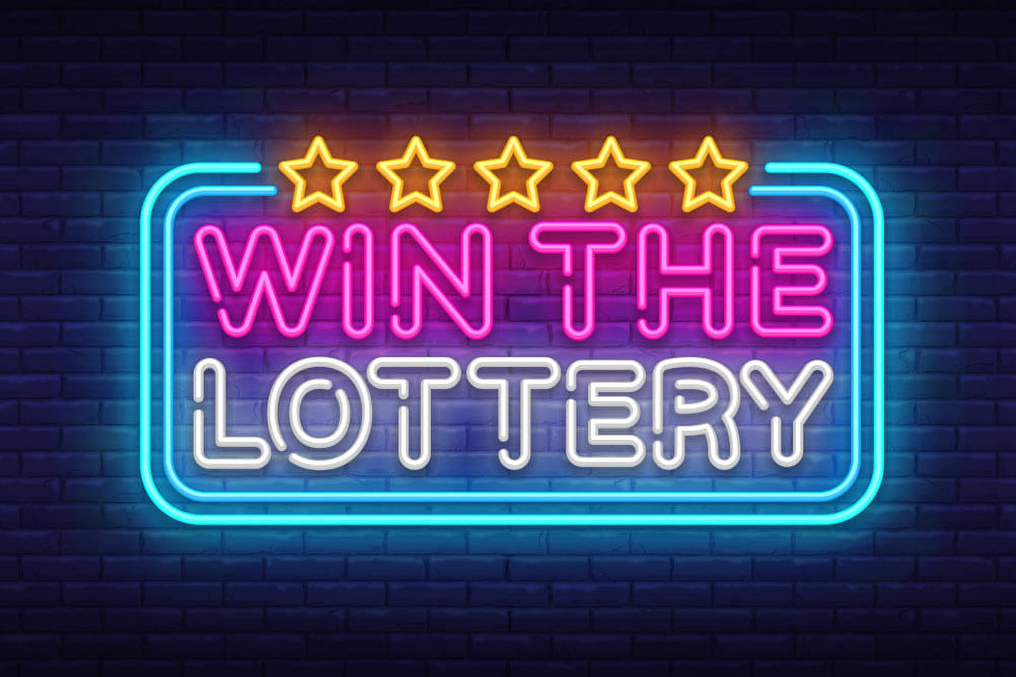 Lottery 桌布 壁紙 — 鮮豔的霓虹燈牌，上面寫著贏得樂透，並帶有發光的星星，安裝在深色磚牆上。