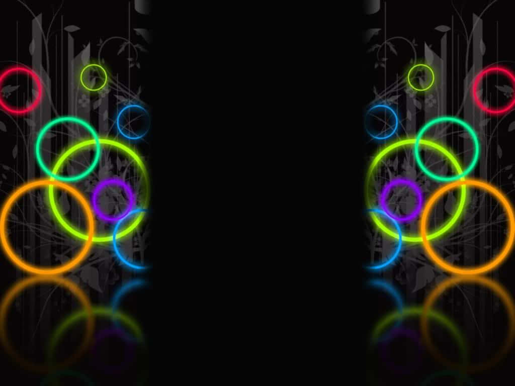 Neon Colors 桌布 壁紙 — 鮮豔的霓虹環在黑暗背景中發光，帶有細膩的花卉剪影和鏡面反射。