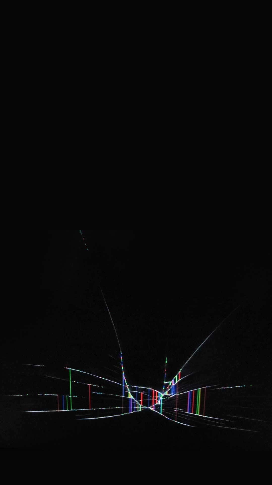Lcd 桌布 壁紙 — 鮮豔的霓虹線條從中心點迸發而出，在漆黑的背景上形成動態的數位爆炸效果。