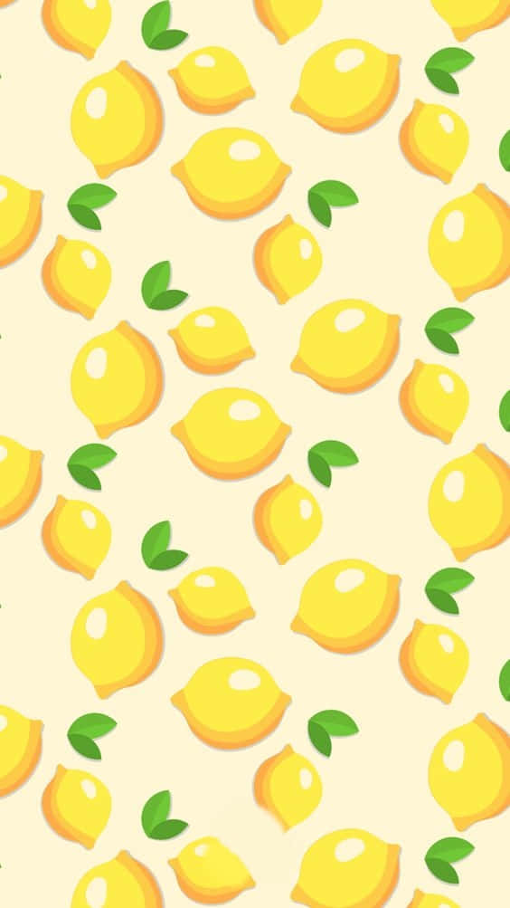 Aesthetic Yellow 桌布 壁紙 — 鮮黃色的檸檬和綠葉散落在柔和的奶油色背景上，形成一個歡快的重複圖案。