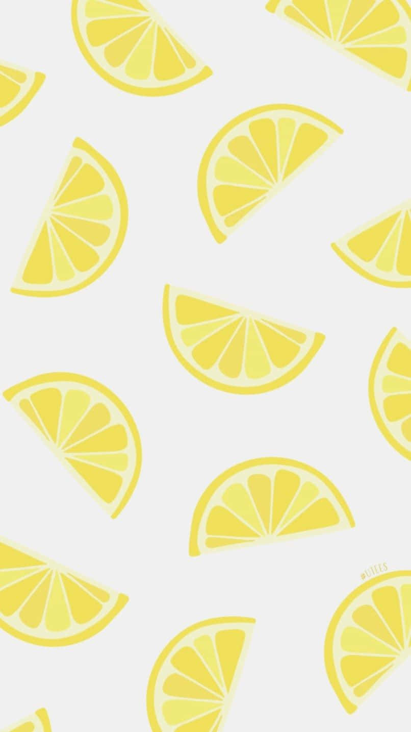 Summer iPhone 桌布 壁紙 — 鮮黃色的檸檬片在柔和的白色背景上以簡潔極簡的圖案漂浮。