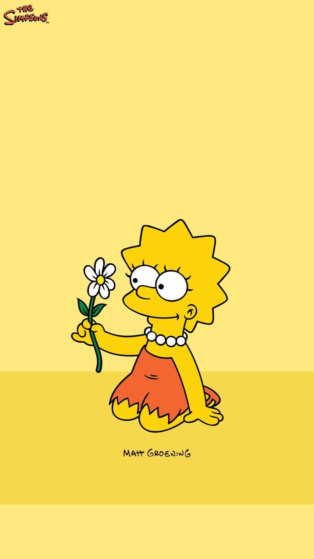Simpsons Aesthetic 桌布 壁紙 — 麗莎·辛普森跪著，手持一朵白色雛菊，背景為純黃色，戴著珍珠項鍊和紅色裙子。