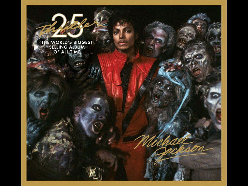 Michael Jackson Thriller 桌布 壁紙 — 麥可傑克森身穿紅色外套，在宣傳專輯封面中站在一群喪屍般的人物中央。