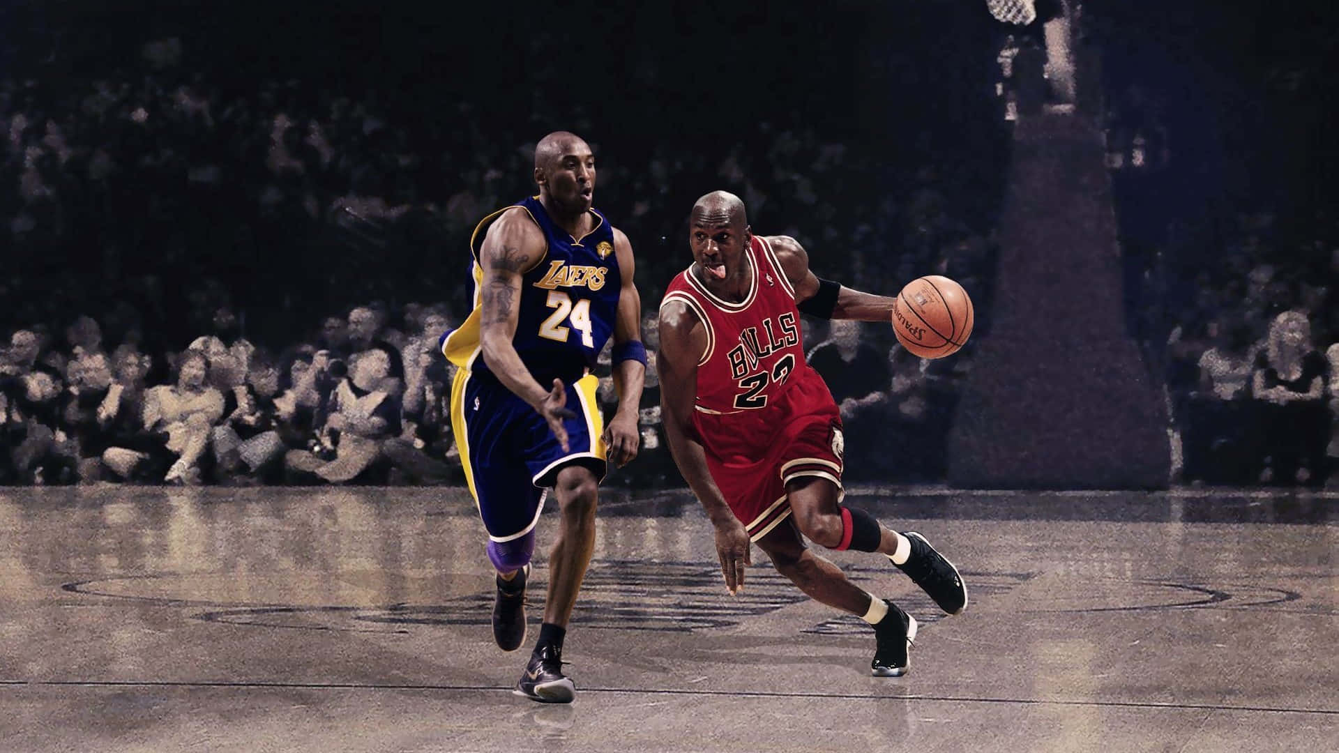 1080p Basketball 桌布 壁紙 — 麥可喬丹穿著紅色公牛球衣，在球場燈光下於一場高風險籃球比賽中運球越過穿著紫色湖人球衣的柯比布萊恩。
