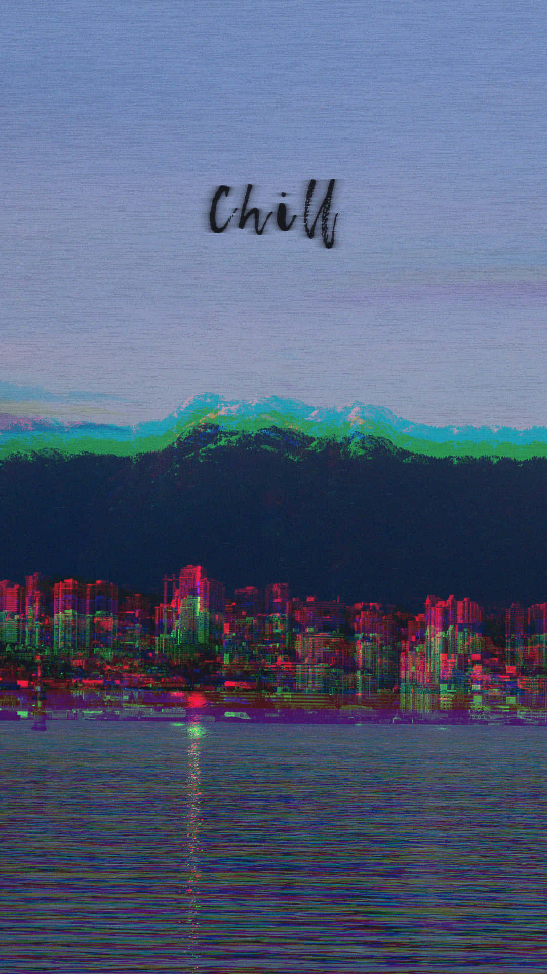 lofi 桌布 壁紙 — 黃昏時分的故障藝術城市景觀，霓虹建築物在水面上反射，積雪的山脈在紫色天空下。
