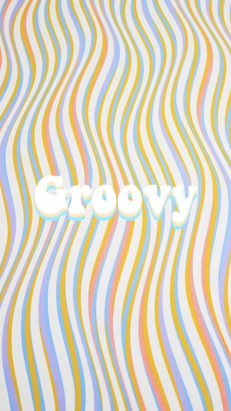 Groovy 桌布 壁紙 — 黃色、粉紅色、藍色和白色的波浪形粉彩條紋營造出迷幻復古的氛圍，中間漂浮著 Groovy 這個詞。