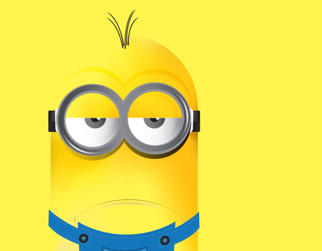 黃色背景上戴圓眼鏡和藍色吊帶褲的黃色Minion。 — 4K 壁紙