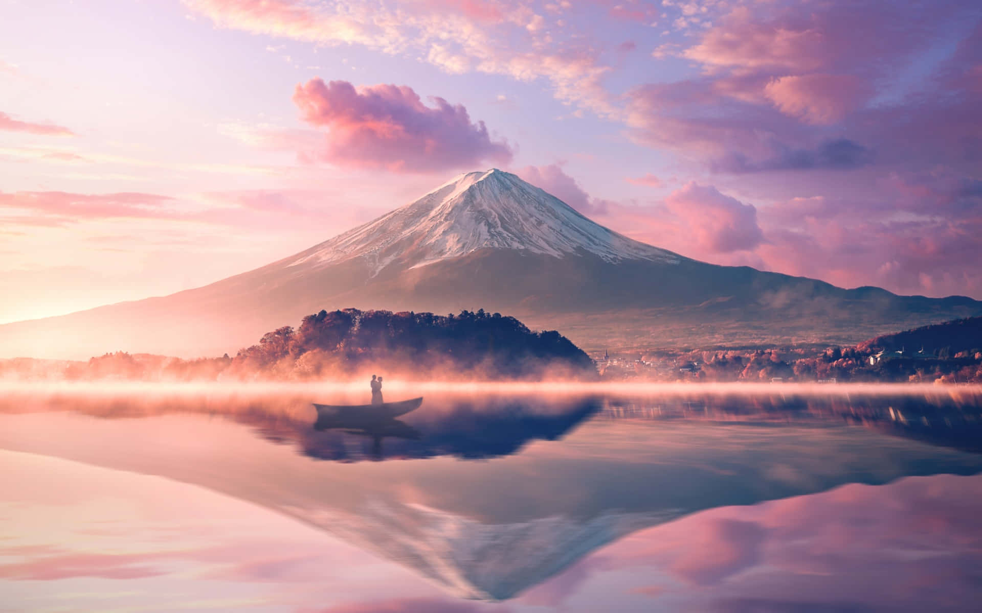山景 桌布 壁紙 — 黎明時分，一艘小船上的孤獨身影漂浮在霧氣瀰漫的水面上，背景是白雪覆蓋的富士山，粉紅和紫色的天空完美倒映。