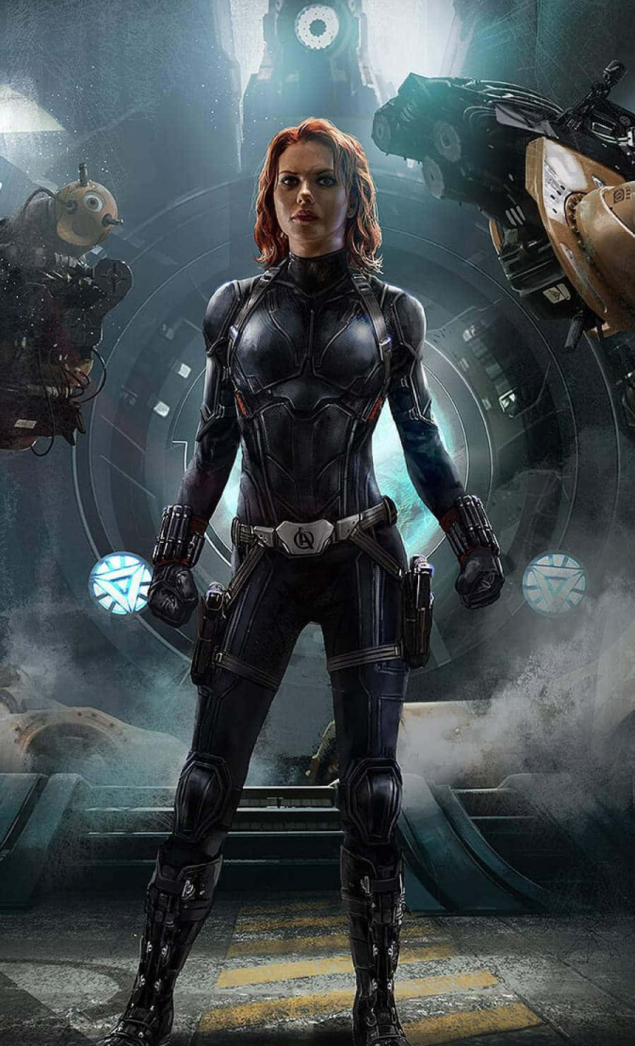 Black Widow iPhone 桌布 壁紙 — 黑寡婦在一個高科技實驗室中擺好姿勢，周圍是先進機器和發光的科技介面。