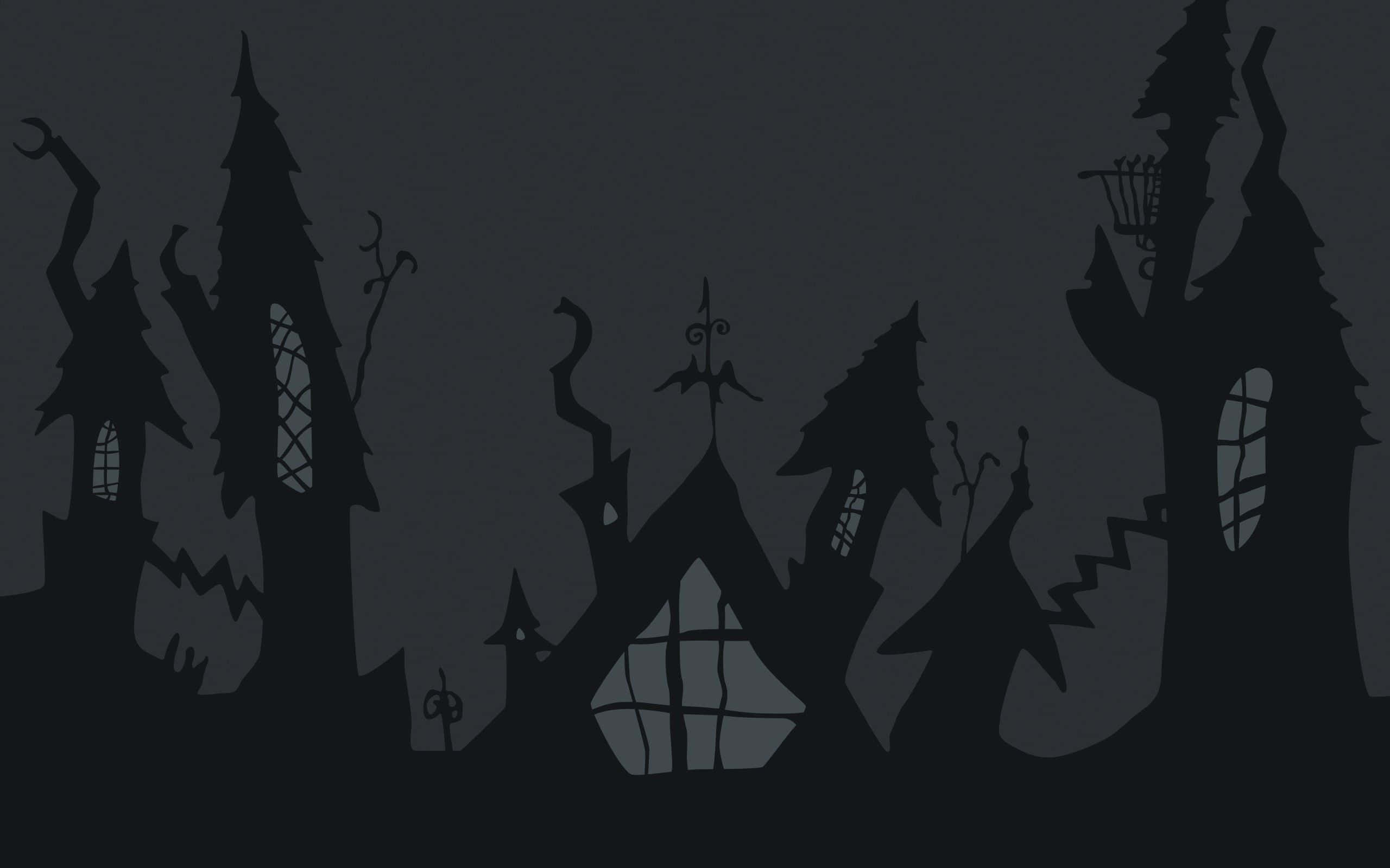 Halloweentown 桌布 壁紙 — 黑暗剪影的鬼屋，帶有鋸齒狀屋頂和發光的窗戶，矗立在陰沉的灰色天空下。