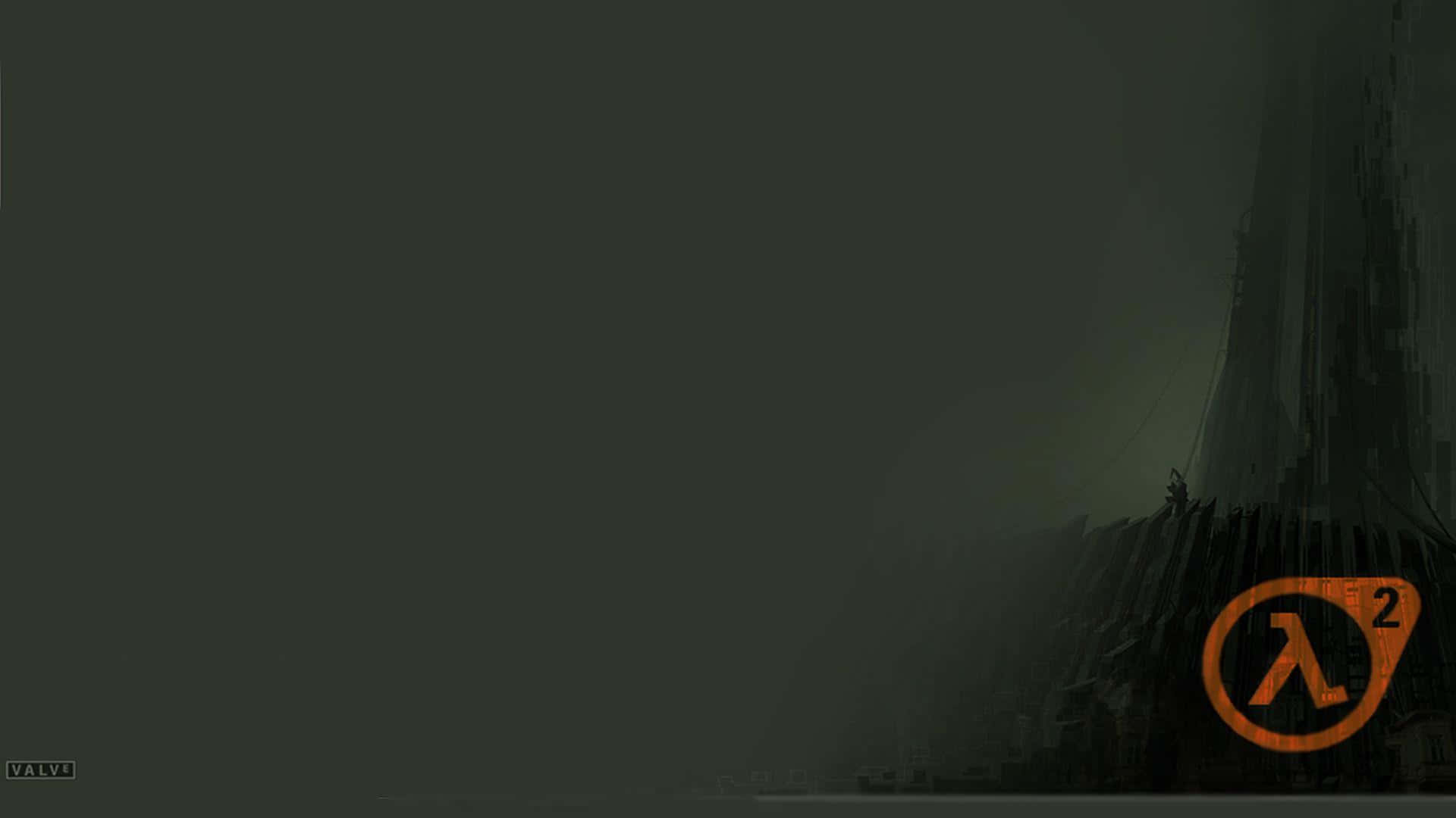 Half Life 2 桌布 壁紙 — 黑暗霧氣瀰漫的懸崖邊，一座高聳建築物的底部有一個發光的橙色 Lambda 2 標誌。