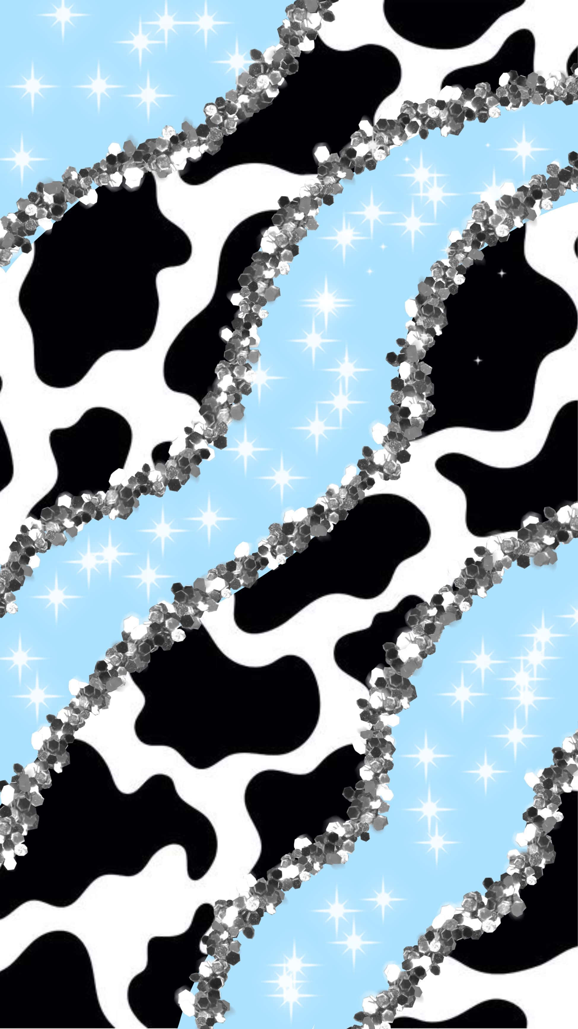 Cow iPhone 桌布 壁紙 — 黑白乳牛印花圖案，上面覆蓋著閃爍的銀色漩渦，背景是閃閃發光的淺藍色。