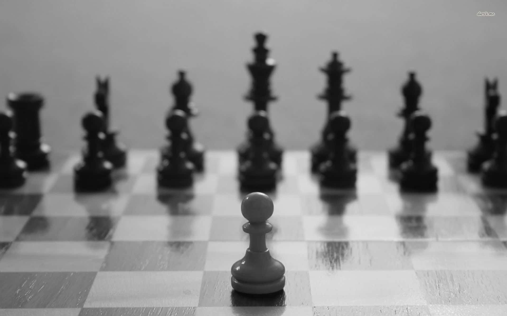 黑白照片中的棋盤與單一棋子 壁紙