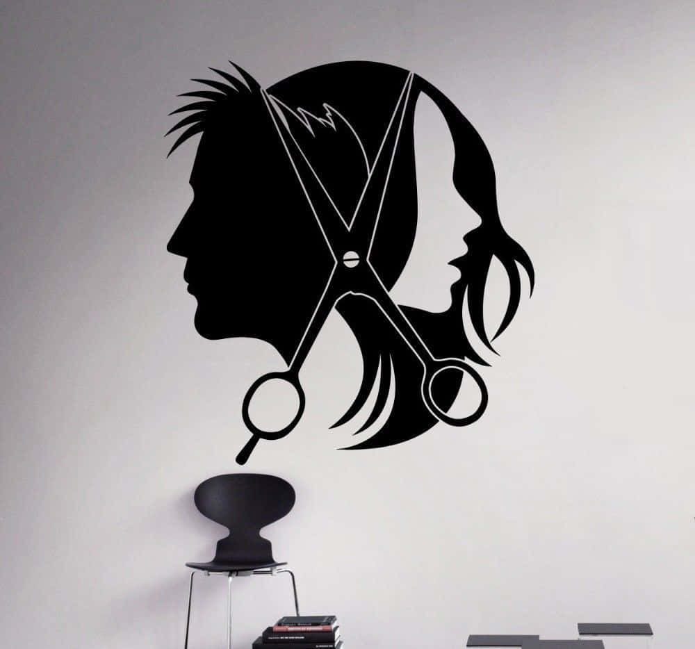 Barber Shop 桌布 壁紙 — 黑色剪影牆藝術，男女側面輪廓與剪刀交織，背景為純白牆壁。