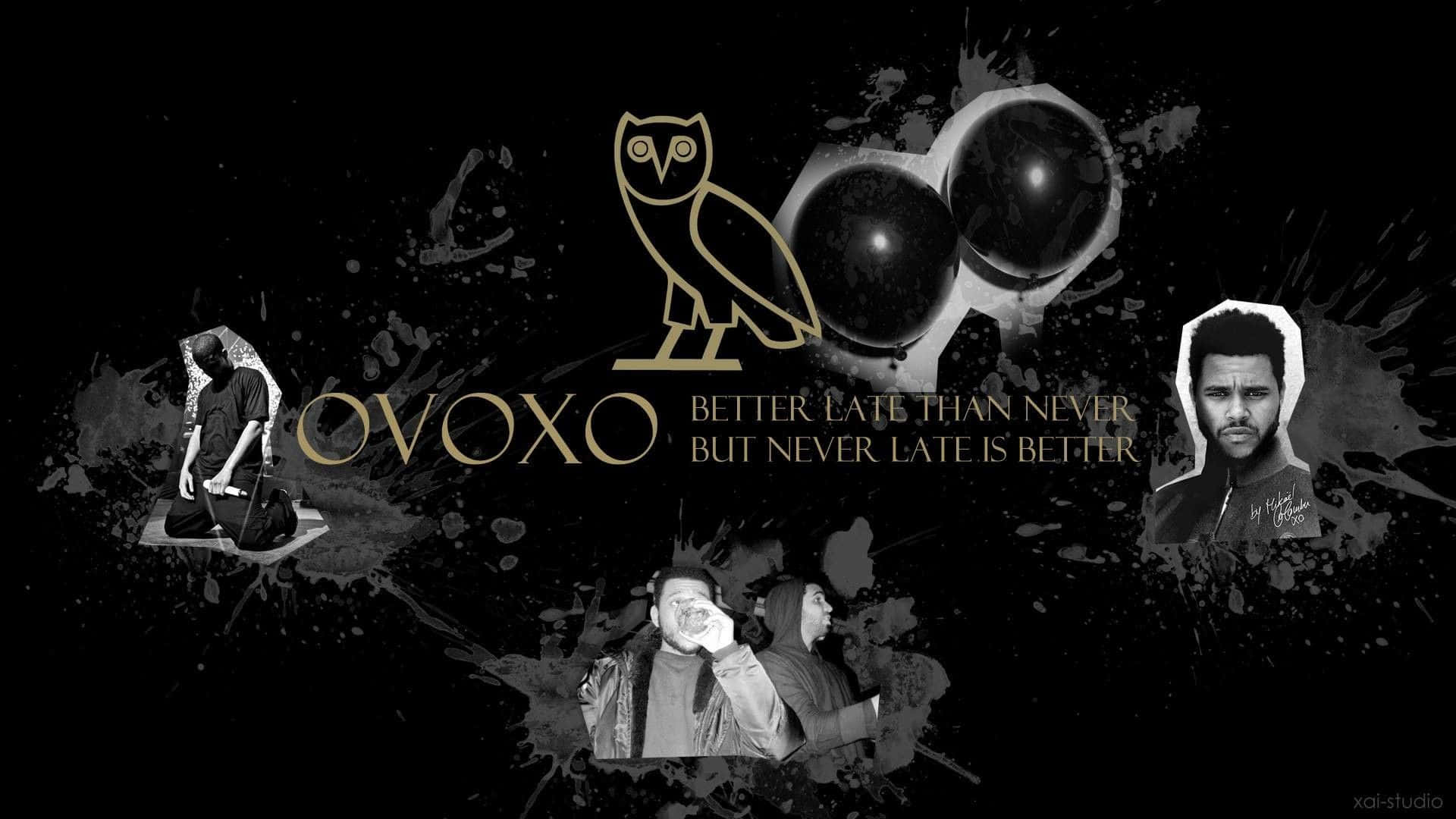 桌布 壁紙 — 黑色和金色的 OVO 標誌，帶有貓頭鷹剪影，周圍環繞著飛濺的墨水和風格化的藝術家肖像，背景為深色。