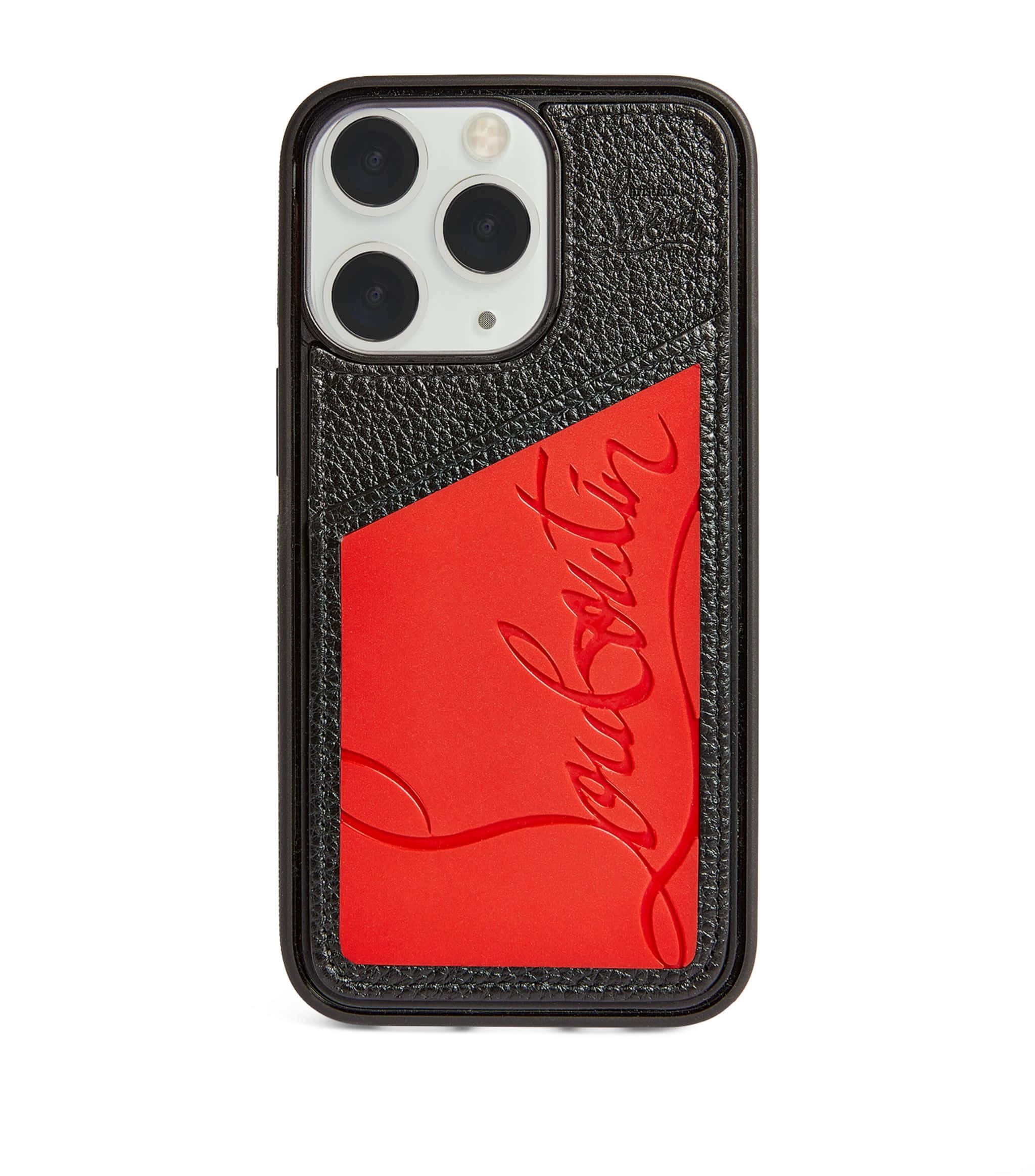 Phone Case 桌布 壁紙 — 黑色紋理皮革手機殼，帶有醒目的紅色斜角面板，上面有壓花草書品牌標誌。