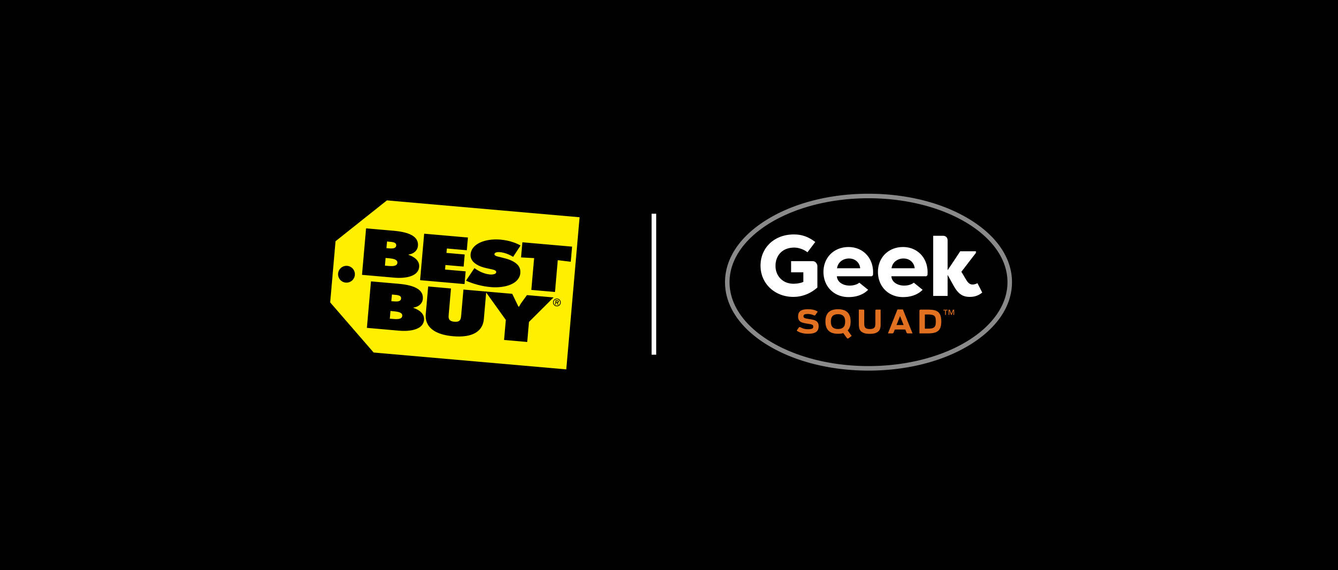 buy 桌布 壁紙 — 黑色背景上並排展示 Best Buy 黃色標籤標誌和 Geek Squad 橢圓形標誌。