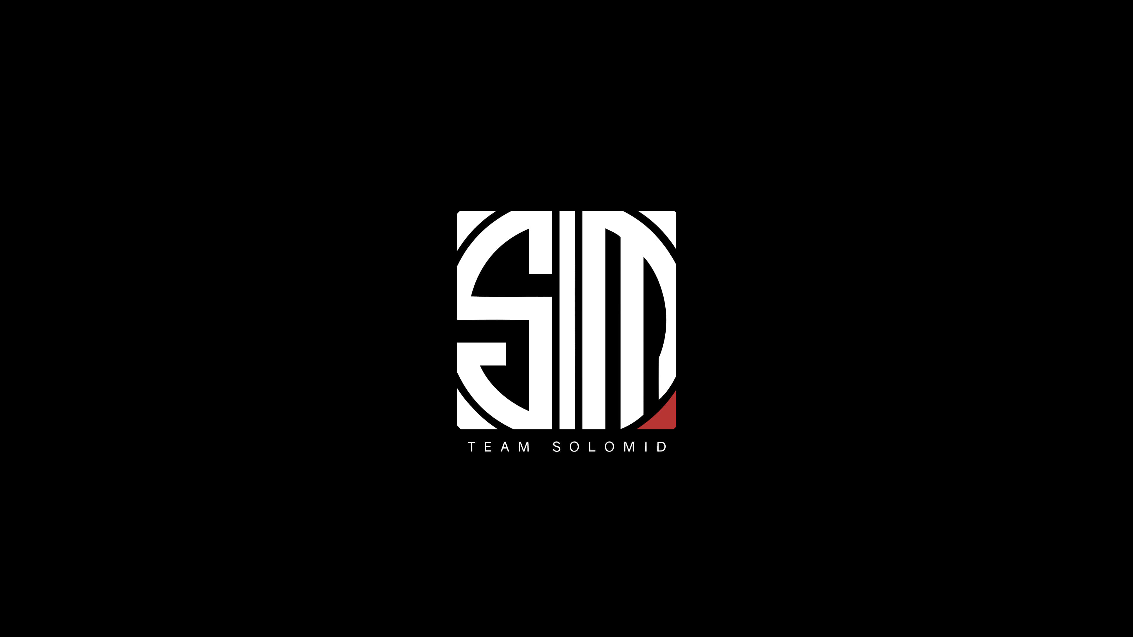 Tsm 桌布 壁紙 — 黑色背景上帶有紅色點綴的大膽白色幾何標誌，文字為team solomid。