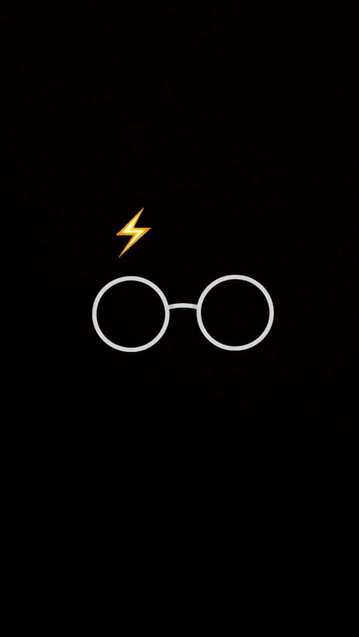 Harry Potter Black And White 桌布 壁紙 — 黑色背景上帶有金色閃電的白色圓形眼鏡。