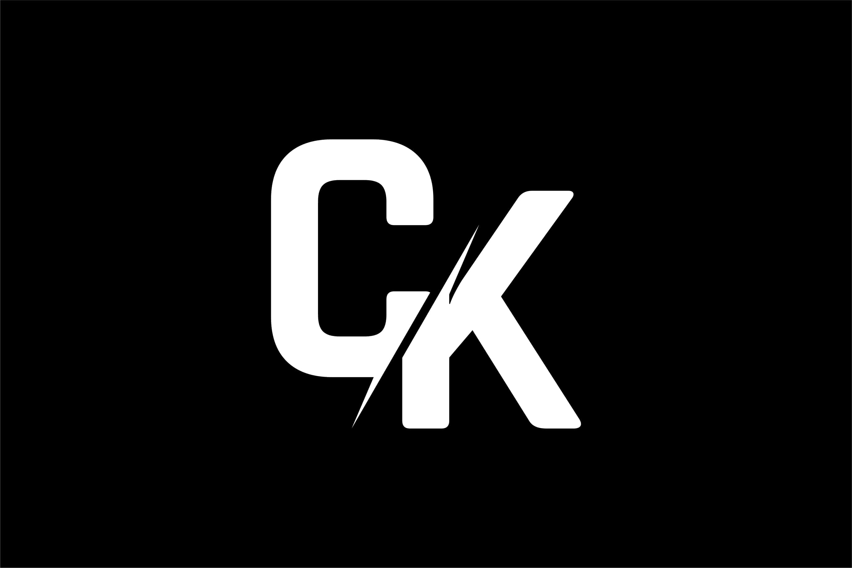 卡文克萊 桌布 壁紙 — 黑色背景上帶有銳利角度切割的醒目白色「CK」標誌。