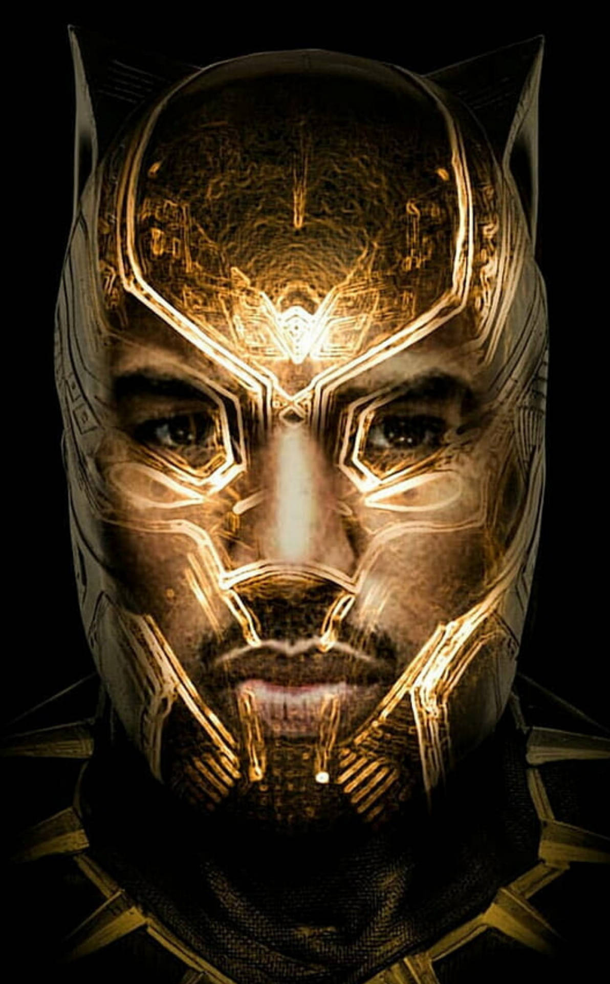 黑豹發光金色面具，帶有複雜設計和貓耳。 — Michael B Jordan 壁紙