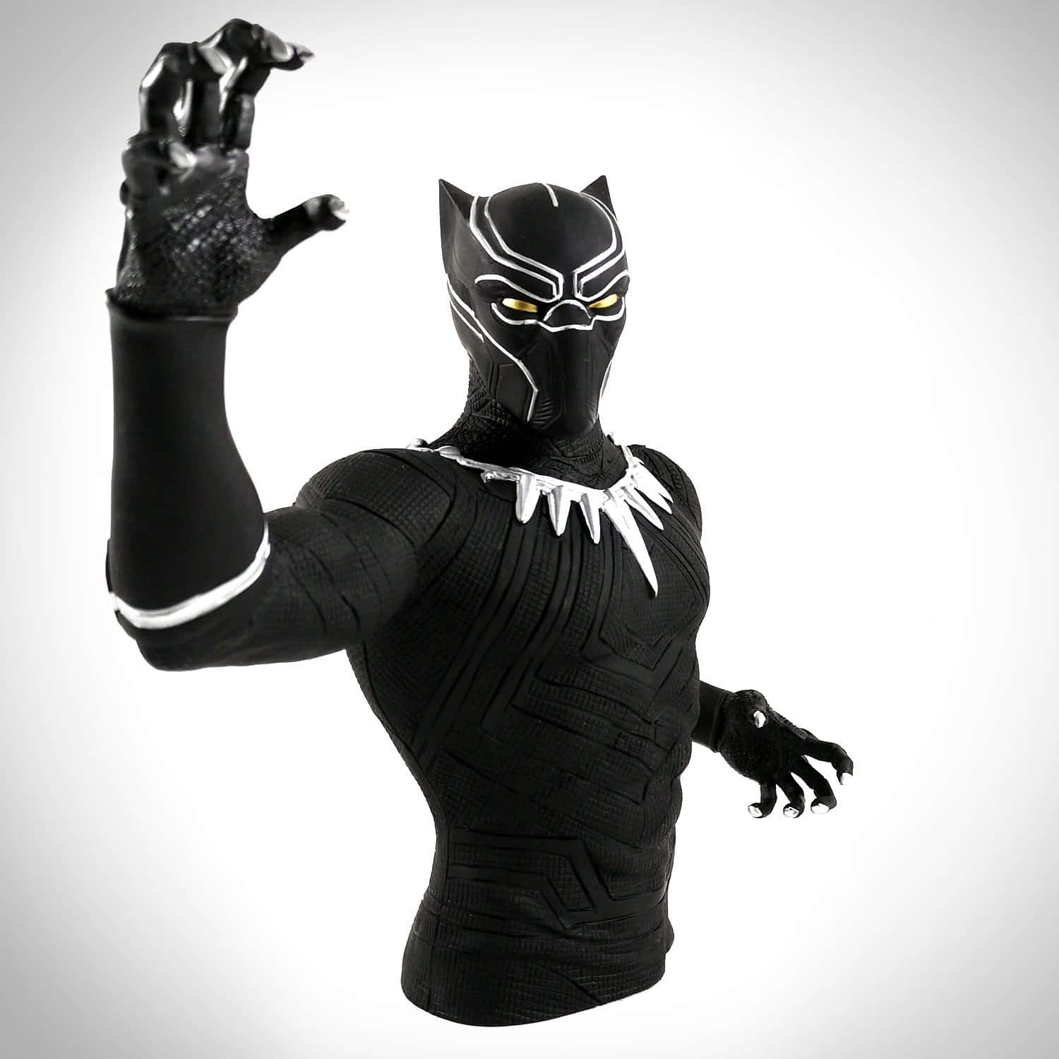 Panther Claws 桌布 壁紙 — 黑豹身穿全套戰衣，雙眼發光，舉起手，背景為純白色。