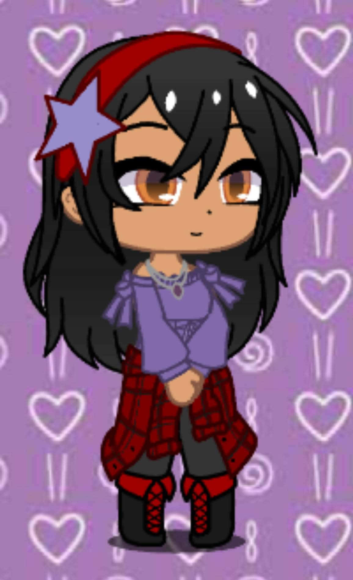 Aphmau 桌布 壁紙 — 黑髮紅星頭帶的Q版動漫女孩站在紫色心形圖案背景前。