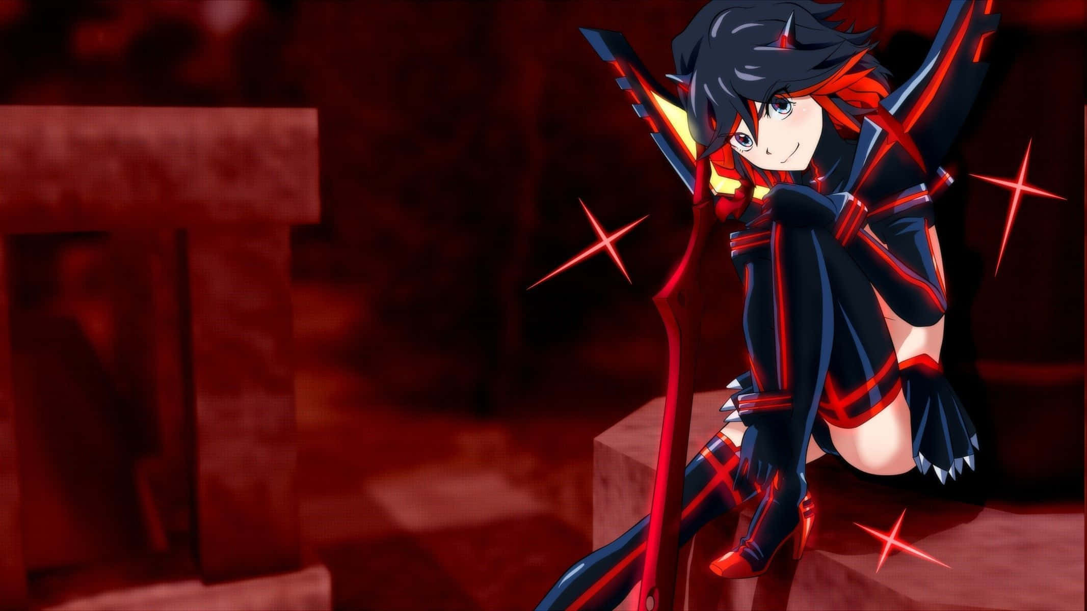 Kill La Kill Senketsu 桌布 壁紙 — 黑髮紅飾的動漫女孩蹲在散發紅色能量的石階上，身處昏暗的紅色廢墟中。