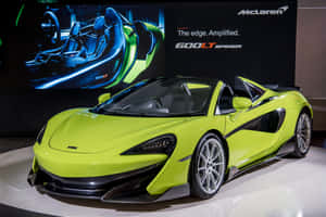 萊姆綠色McLaren 600LT Spider跑車在車展上展出。 — Surface Pro 壁紙